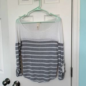 Robin K Women's Size Extra Small Gray Stripe Scoop‎ Neck Top